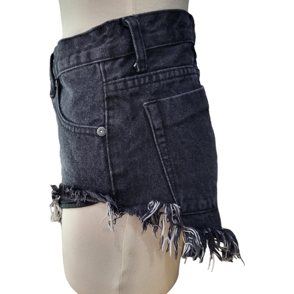 Glamorous Black Frayed Denim Booty Shorts Size Sm NWOT - Picture 3 of 8